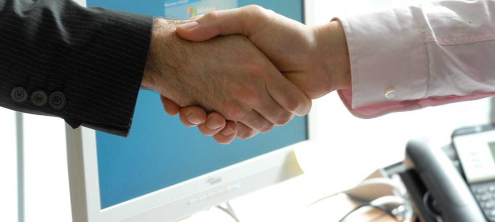 Lycee-Cabanis-Formations-BTS-Conseil-Commercialisation-Solutions-Techniques-mains